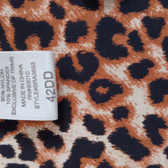 New/never wore Ashley Stewart leopard bra w/ deep plunge - Picture 3 of 4